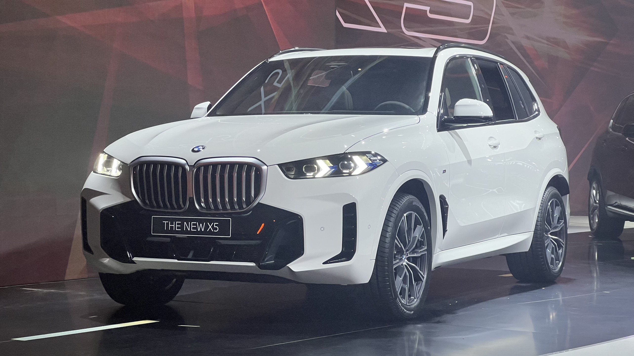 Introducing the new BMW XM and X5 models in Vietnam - vnauto.net
